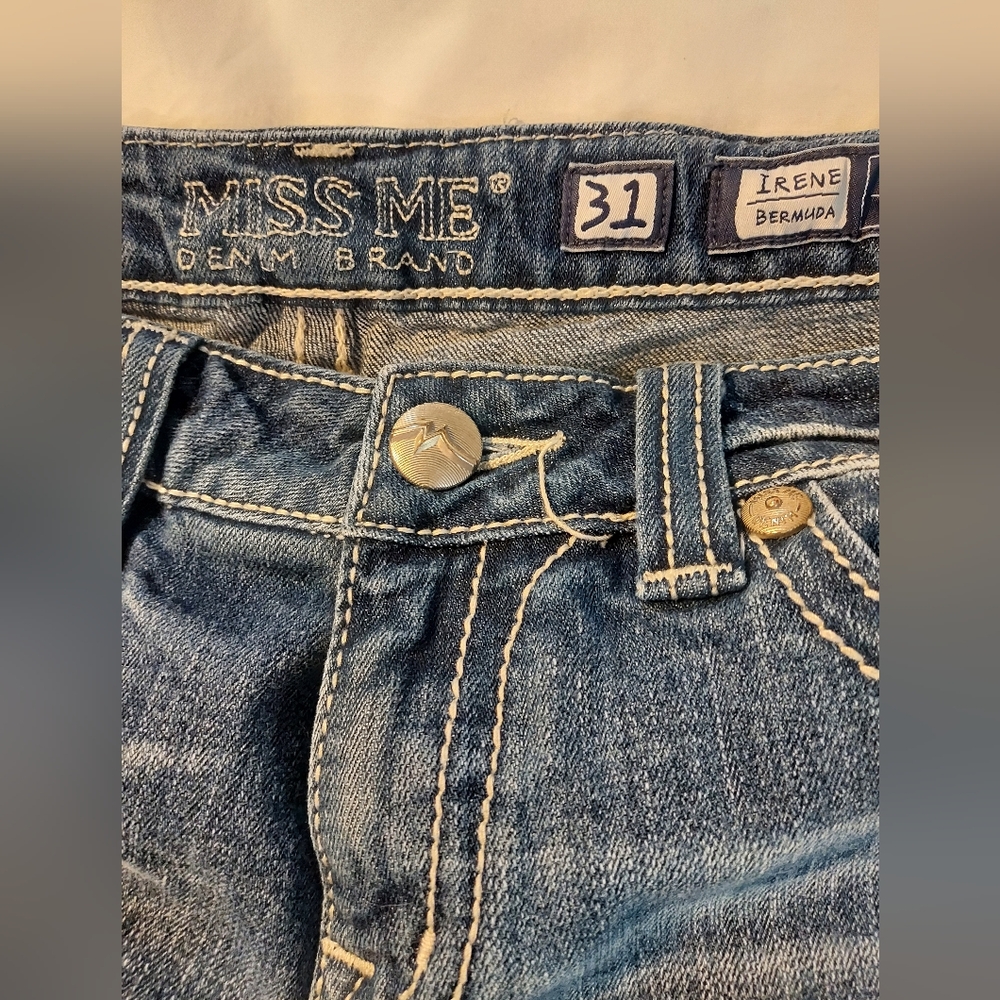 Miss Me Denim "Irene Bermuda" Shorts – Size 31 - Picture 3 of 9